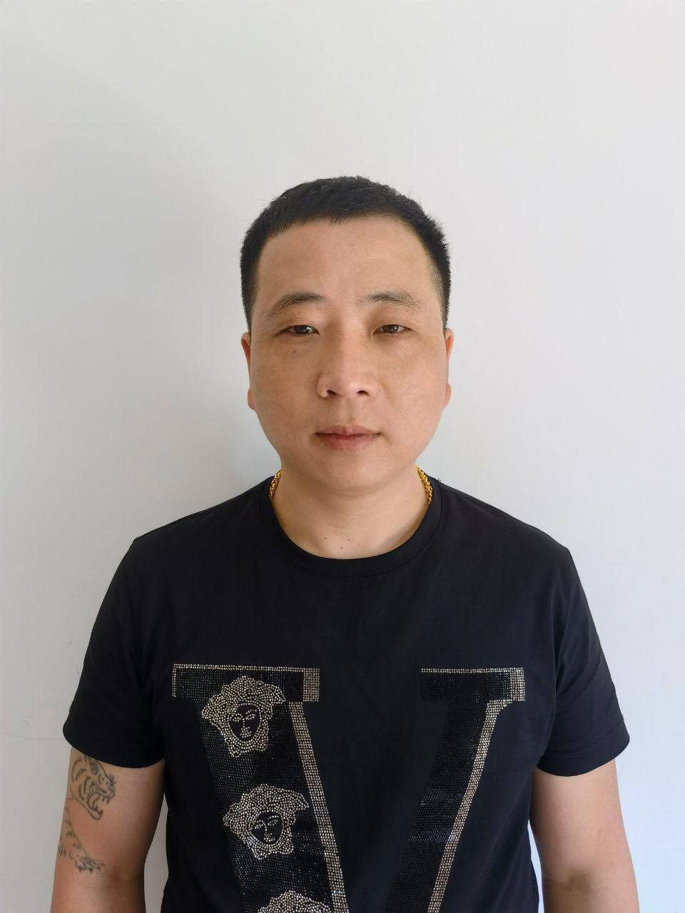 程墨琨 江西人 看到此人有重谢！在西港搞了一个支付通道（琨亿支付）天天梗蒙拐骗！现在跑到戈公和菩萨2个地方跑；注意⚠️注意⚠️此人专门从事诈骗老熟人 身上掏不出100块！满嘴都是谎话 吸毒成性