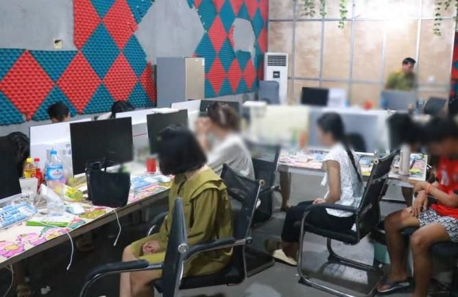 产业热点 老挝突击 #金三角诈骗窝点 数百嫌疑人被抓,多国人员涉案