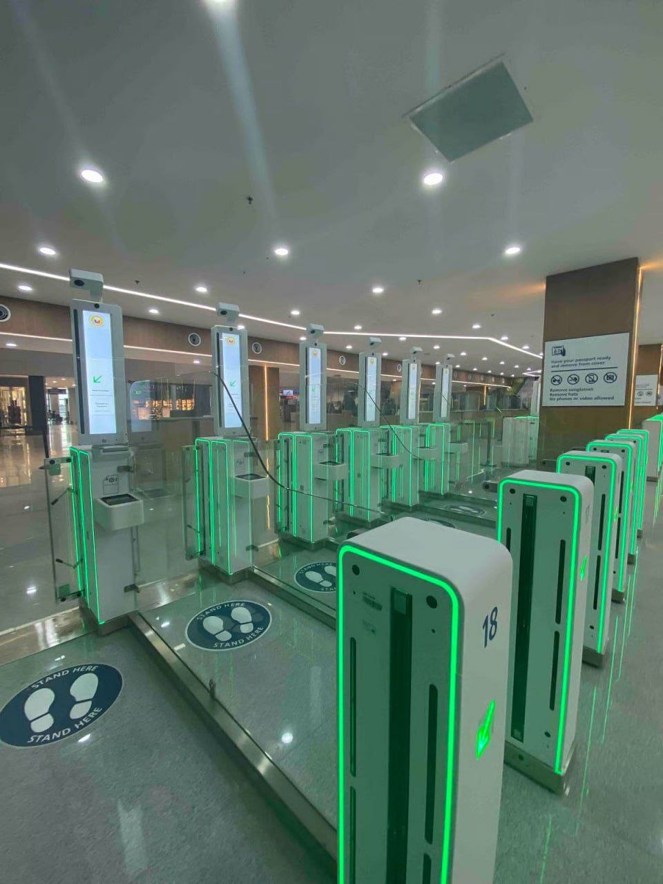 菲律宾新闻 马尼拉机场T3新增18台自助通关闸机，进入试运行阶段