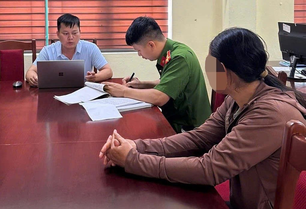 🇻🇳#越南新闻 老街省万班公社女子直播侮辱执勤部队,被罚750万越南盾
